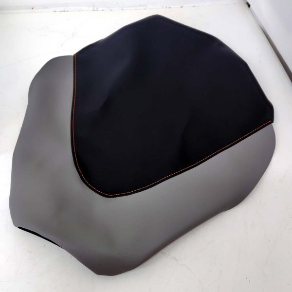 画像2: Cifmo(シフモ) トリッカー250 Fi ツートン (JBK-DG16J 08-14/JBK-DG32J 2019) シートカバー ブラック/グレーツートン/ステッチ　オレンジ 張替タイプ 安心の日本製 高品質 シートリペア CIF-82588 【送料無料 一部地域除く】 (2)